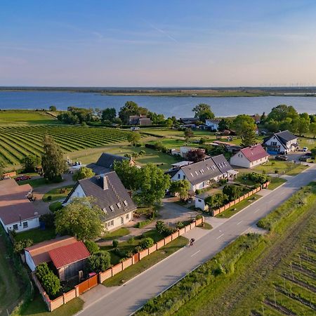 Reusenhof Am Haff Apartment Usedom Town Екстериор снимка